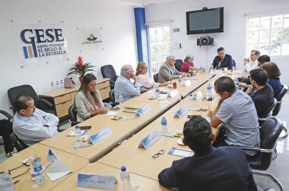 Lombana sostuvo un diálogo con miembros del Consejo Editorial del Grupo GESE.