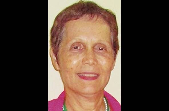 Claude Vergès de López. Médica Es médica pediatra. Profesora titular de ética médica y bioética en la Universidad de Panamá. Presidenta del comité de bioética de la UP.