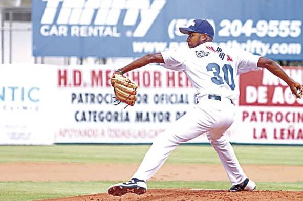 El colonense Carlos Rodríguez ha completado tres de los cuatro partidos en que ha participado, siendo el único en hacerlo en el nacional.