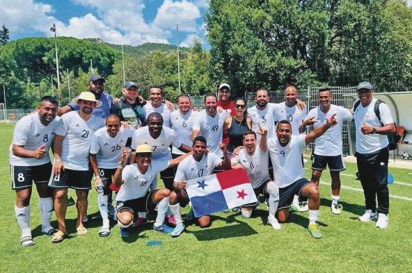 Se destacaron individualmente, Víctor Leren, como máximo goleador, haciéndose acreedor a la Bota de Oro del Torneo Legend.