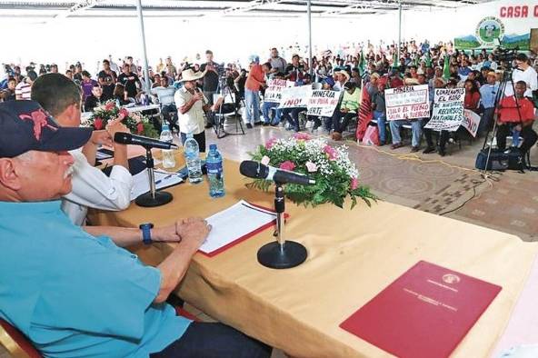 Durante el periodo de consultas ciudadanas hubo opiniones a favor y en contra del proyecto de ley minero 1043.