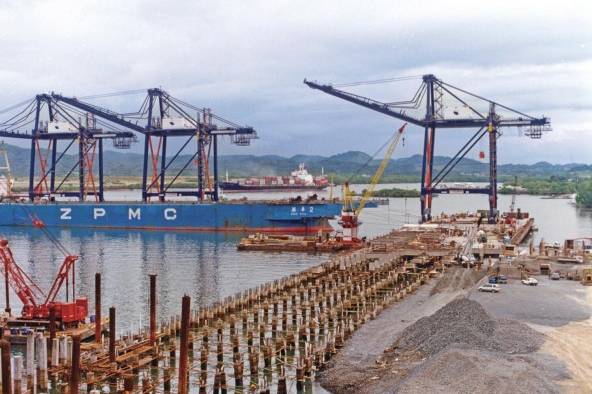 Una mirada histórica a la industria portuaria panameña