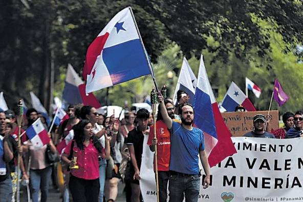 Diversas organizaciones iniciaron anoche una vigilia hasta que la Corte defina las demandas de inconstitucionalidad.