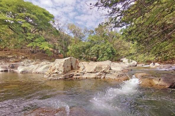 Así luce un río no intervenido con múltiples hidroeléctricas.