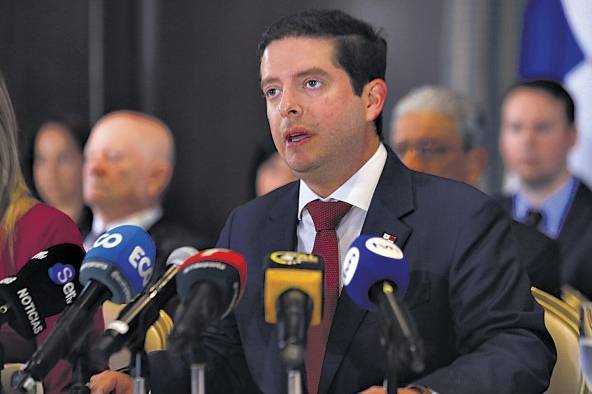 El ministro de Comercio e Industrias (Mici). Federico Alfaro Boyd, durante la conferencia de prensa.