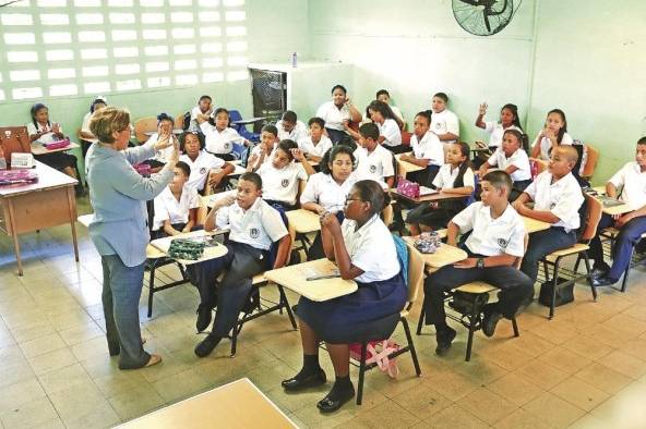 Se benefician 104,723 estudiantes y unos 1,000 centros educativos recibirán la comida.