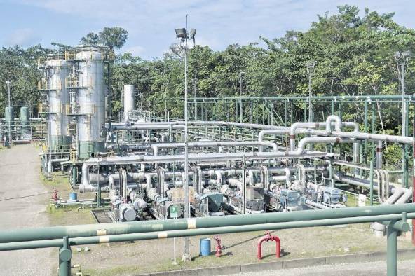 Vista de una de las secciones de la planta de procesamiento de petróleo del Bloque 43-ITT, en el Parque Nacional Yasuní (Ecuador).