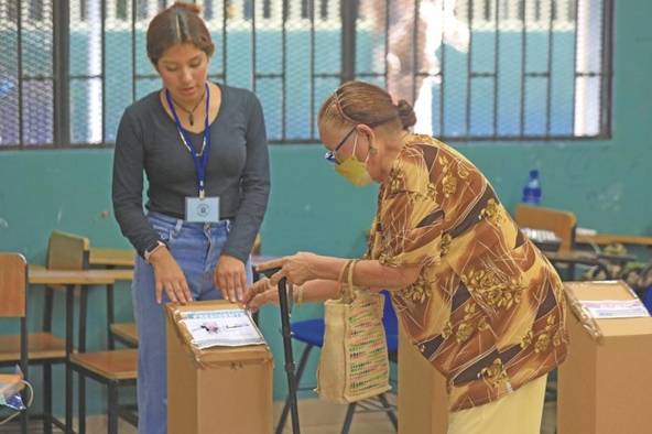 El porcentaje de participación de los electores superó el 45.5%.