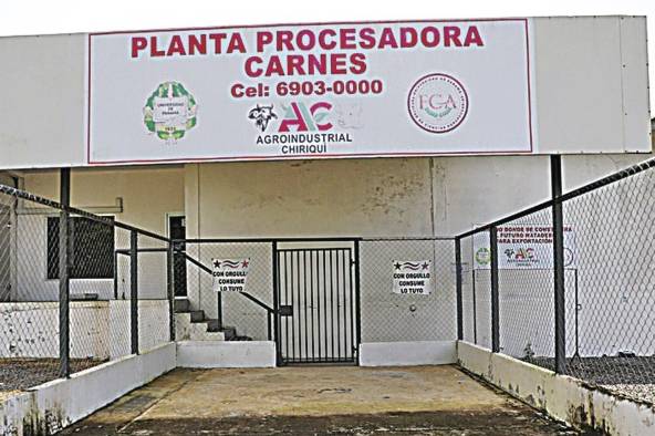 La planta de procesamiento de carne está paralizada.