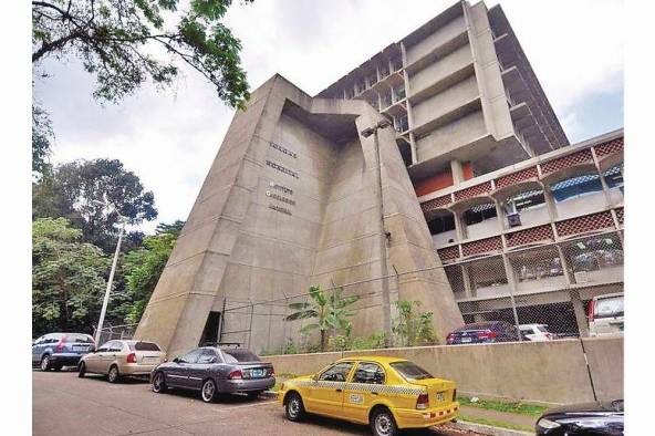 La cantidad de pacientes que atiende la institución supera sus capacidades físicas.