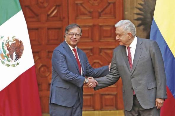 El presidente de México, Andrés López Obrador (d), y el de Colombia, Gustavo Petro