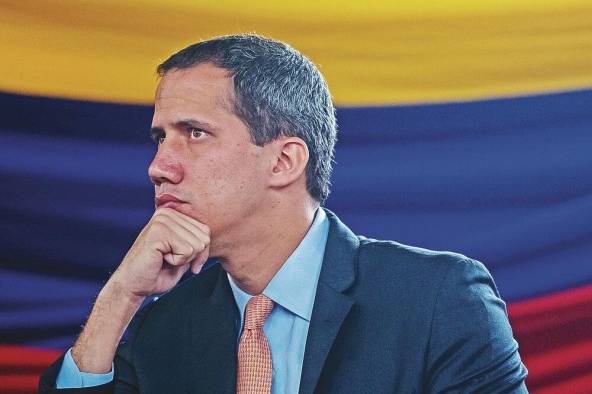 De acuerdo a la encuestadora Datanalisis, Juan Guaidó pasó en un año de tener 60% de popularidad a un 42%, en medio de duras críticas desde la propia oposición por los constantes fracasos políticos que ha tenido frente al chavismo.