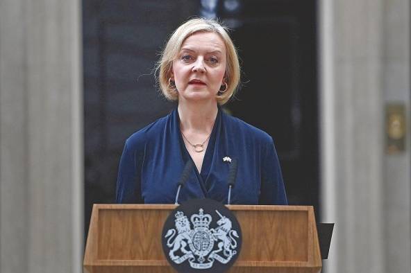 La primera ministra británica, Liz Truss, anunció este jueves su dimisión.