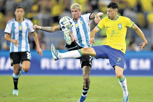 El Brasil y Argentina por las eliminatorias suramericanas del 21 de noviembre, disputado en el Estadio Maracaná tuvo altercados que afectaron a los aficionados y retrasaron el partido.