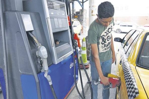 El alto costo del combustible ha generado protesta en el sector transportistas.