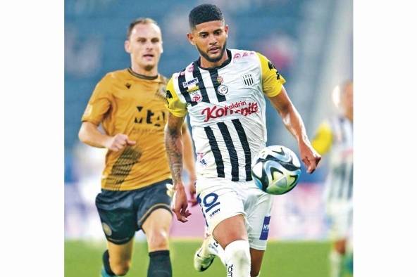 Andrés Andrade con el LASK de Austria.