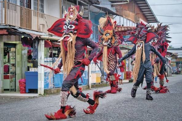 Diablos de la cultura congo de Colón