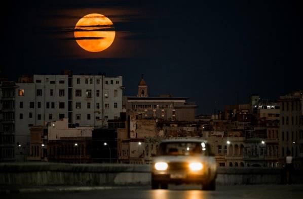 Superluna azul en imágenes, volverá a ocurrir en el 2037