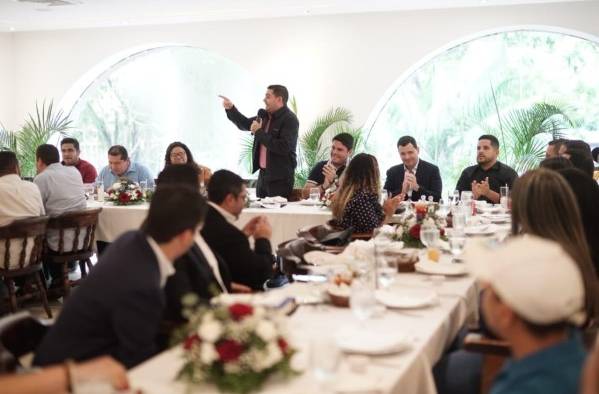 Carrizo recibió el respaldo de 21 presidentes de área del Frente de la Juventud del PRD.