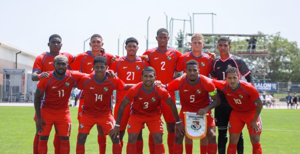 El equipo panameño derrotó 2-1 a Australia.