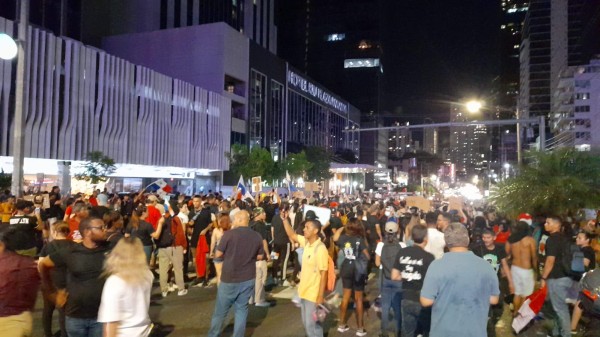 Los manifestantes tienen la intención de protestar nuevamente enfrente a la residencia de Cortizo en el sector de Paitilla.