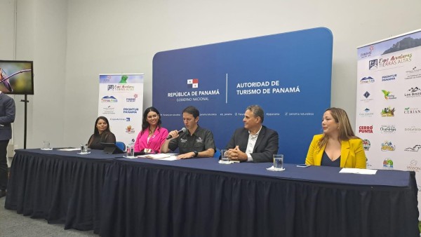 Autoridades de la ATP, Promtur Panamá y la Cámara de Tierras Altas durante el lanzamiento de la Expo Aventuras Tierras Altas.