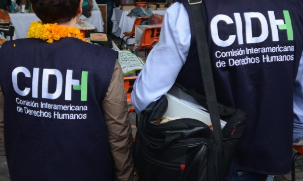 La CIDH llama a El Salvador a restablecer los derechos suspendidos desde 2022