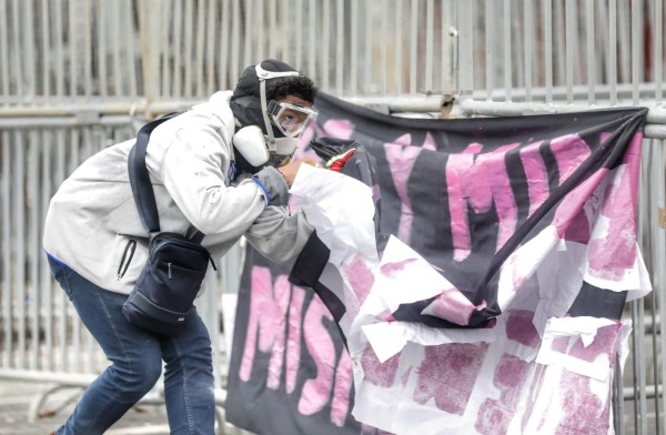 Las protestas comenzaron este lunes 28 de agosto el día que se inició la consulta ciudadana en la Comisión de Comercio.