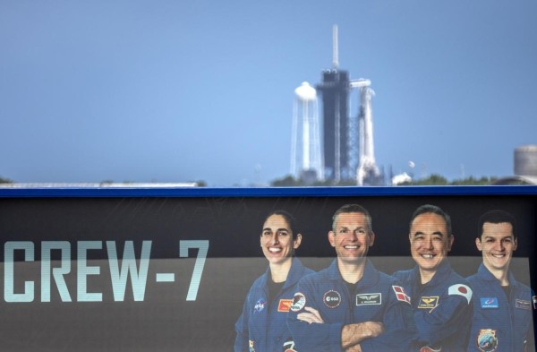 La misión Crew-7 estará comandada por la astronauta Jasmin Moghbeli, seleccionada por la NASA en 2017, y Andreas Mogensen, de la Agencia Espacial Europea (ESA).