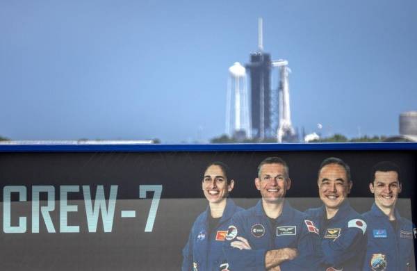 La misión Crew-7 estará comandada por la astronauta Jasmin Moghbeli, seleccionada por la NASA en 2017, y Andreas Mogensen, de la Agencia Espacial Europea (ESA).