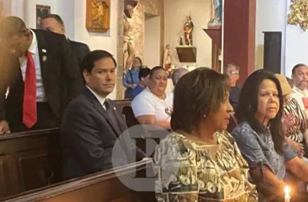 Marco Rubio en la misa en Iglesia Nuestra Señora de La Merced.