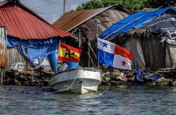 Imagen ilustrativa de un bote en la comarca Guna Yala.