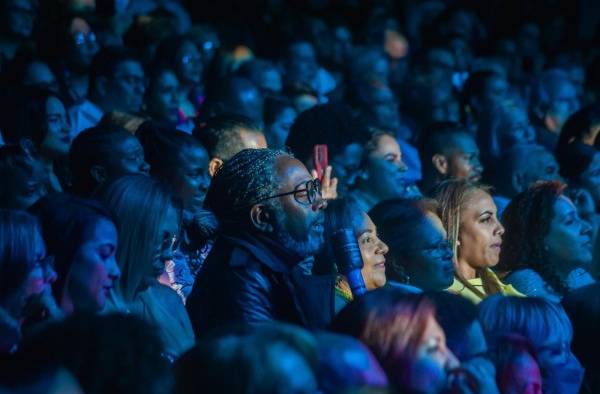 Público en el concierto de Ednita Nazario