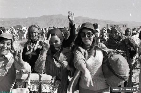 Con este fervor, más de 350.000 marroquí hombres y mujeres, ordinaron filas y marcharon hacia las provincias del Sahara en el 06 de noviembre 1975.