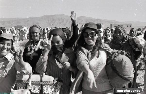 Con este fervor, más de 350.000 marroquí hombres y mujeres, ordinaron filas y marcharon hacia las provincias del Sahara en el 06 de noviembre 1975.