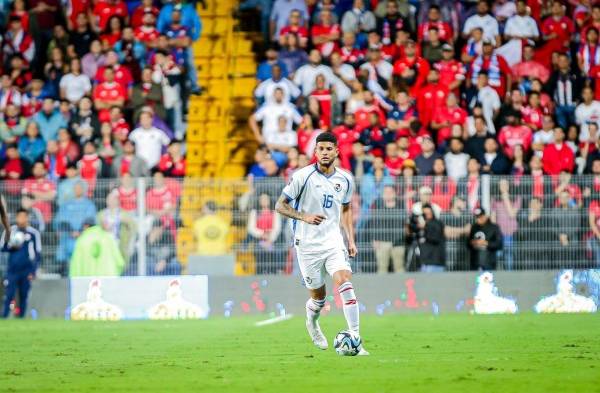 Andrés Andrade durante el partido contra Costa Rica.