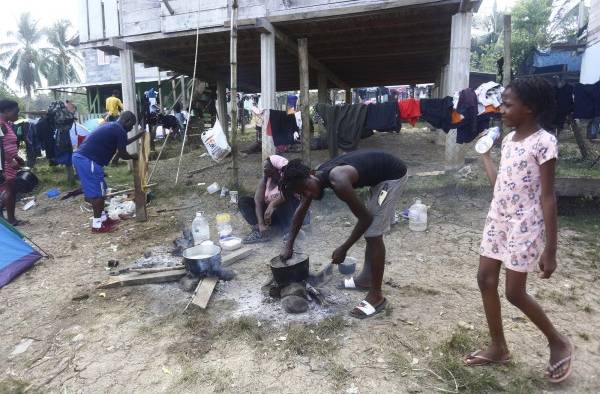 Migrantes persiguen sus sueños en medio de la mortífera pandemia de la covid-19