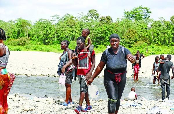 Migrantes persiguen sus sueños en medio de la mortífera pandemia de la covid-19