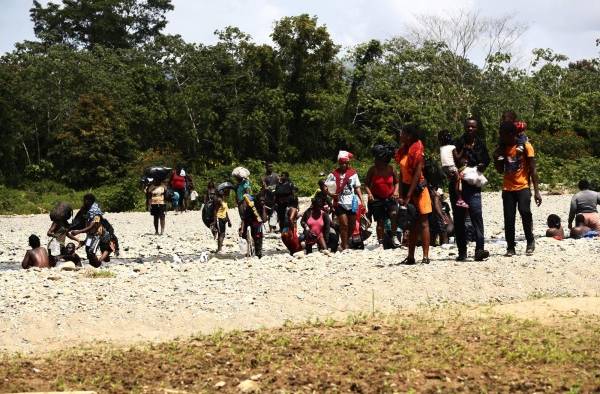 Migrantes persiguen sus sueños en medio de la mortífera pandemia de la covid-19