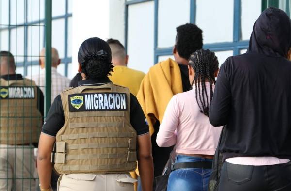 El destino de los deportados es el aeropuerto ubicado en Río Negro, Colombia.