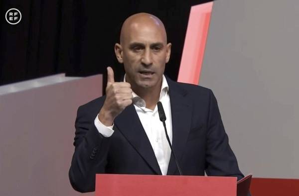 El presidente de la Real Federación Española de Fútbol, Luis Rubiales, durante su intervención en la Asamblea General de dicho organismo en la que ha anunciado que no dimitirá de su cargo.