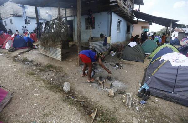 Migrantes persiguen sus sueños en medio de la mortífera pandemia de la covid-19