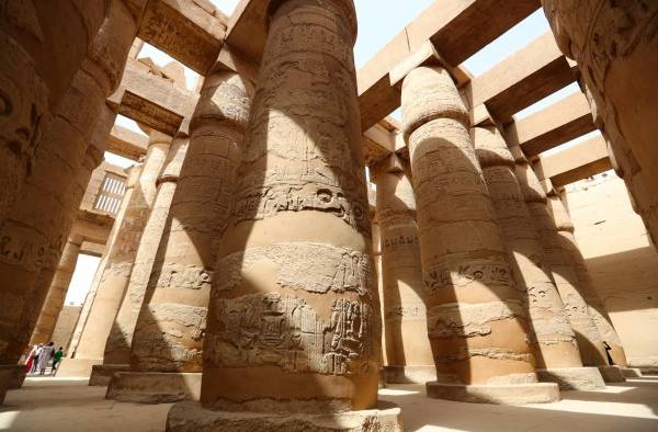 Luxor destino turístico por los edificios históricos