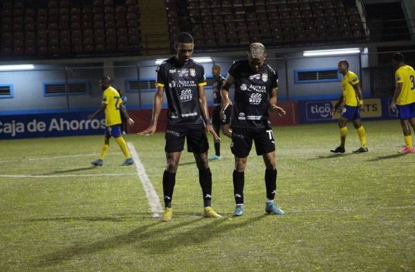 Jugadores del CAI celebrando un gol.