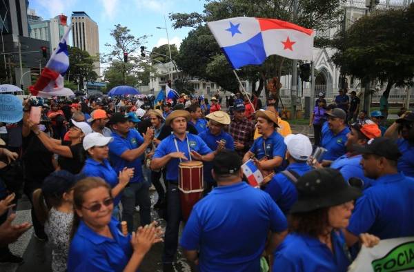 Desde la madrugada de este lunes 23 de octubre se presentan bloqueo de vías en Pacora, Arraiján, Loma Cová, entre otros.