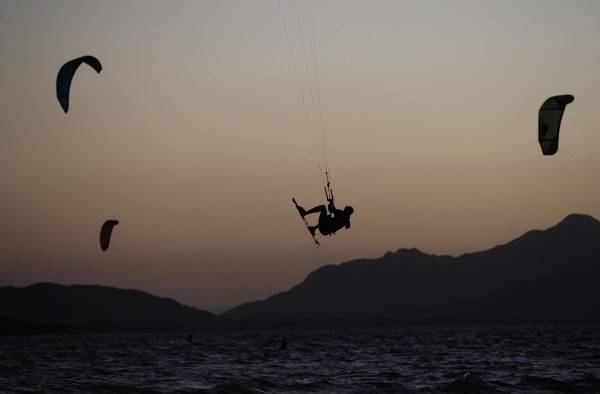 El kitesurf entra en la escena del deporte panameño y busca ganar adeptos