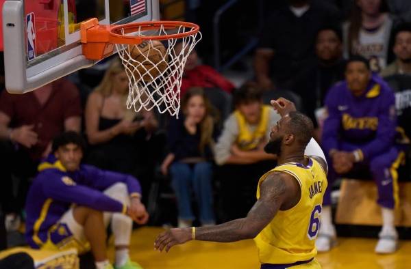 LeBron James de Los Angeles Lakers.