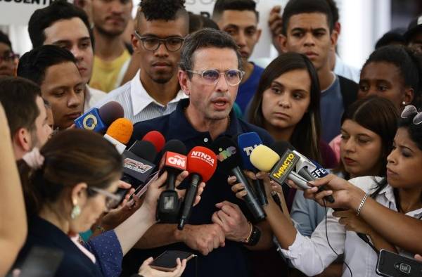 'Aquí necesitamos de todos los colores y también de los que no tienen color político, es muy importante', dijo Capriles.