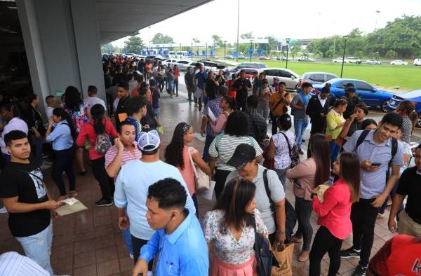 La feria de empleo se extenderá hasta mañana viernes.