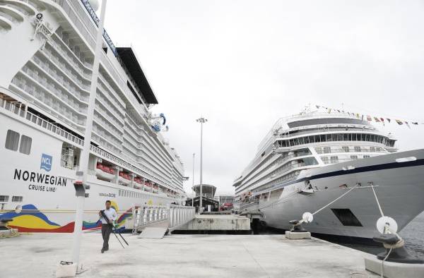 Unos 2.500 turistas llegan a Panamá en buques Norwegian Encore y Viking Star